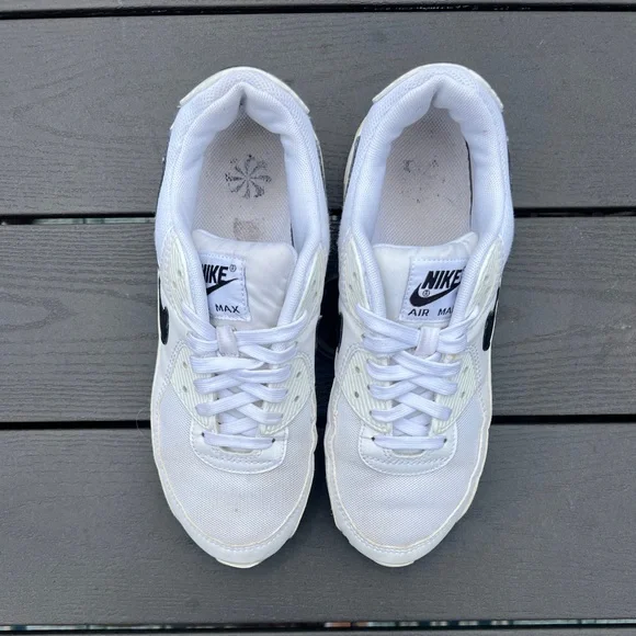 Nike Air Max Classic White and Black Sneakers - Picture 3 of 6